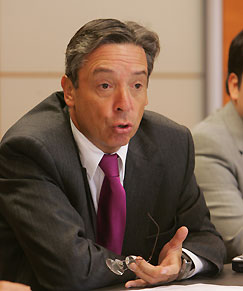 Senador Carlos Ominami