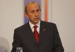 Ministro Galilea reitera en la Cámara inconveniencia de alianza entre Nestlé-Soprole